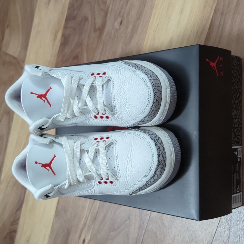 LIKE NEW - JORDAN 3 WHITE CEMENT REIMAGINED - BIG KIDS 6